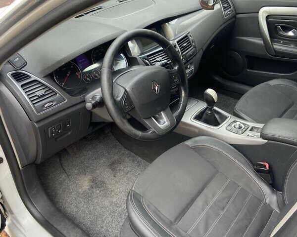 Белый Рено Лагуна, объемом двигателя 1.46 л и пробегом 323 тыс. км за 6800 $, фото 18 на Automoto.ua