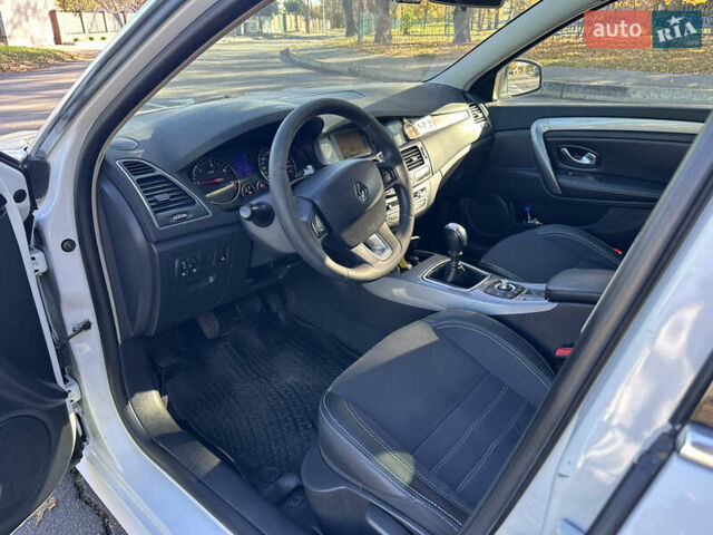 Белый Рено Лагуна, объемом двигателя 1.46 л и пробегом 290 тыс. км за 6999 $, фото 40 на Automoto.ua