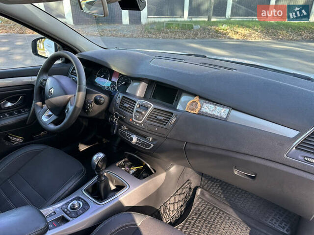 Белый Рено Лагуна, объемом двигателя 1.46 л и пробегом 290 тыс. км за 6999 $, фото 54 на Automoto.ua