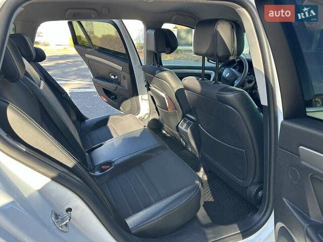 Белый Рено Лагуна, объемом двигателя 1.46 л и пробегом 290 тыс. км за 6999 $, фото 49 на Automoto.ua