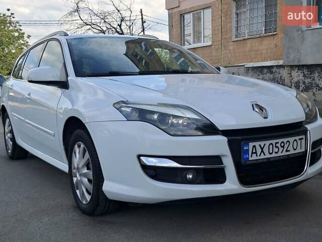 Белый Рено Лагуна, объемом двигателя 1.5 л и пробегом 287 тыс. км за 9000 $, фото 12 на Automoto.ua