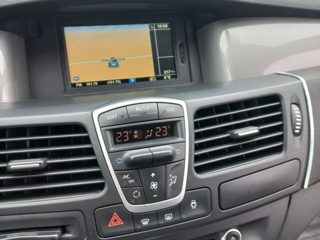 Рено Лагуна 2011 в Хмельницком на Automoto.ua Белый Рено Лагуна, объемом двигателя 2 л и пробегом 274 тыс. км за 6500 $, фото 9 на Automoto.ua
