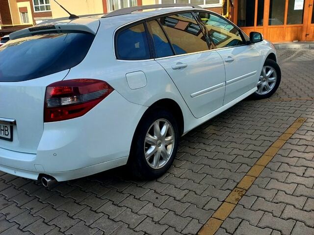 Белый Рено Лагуна, объемом двигателя 2 л и пробегом 273 тыс. км за 6700 $, фото 3 на Automoto.ua