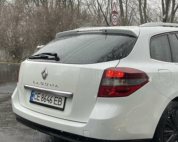 Белый Рено Лагуна, объемом двигателя 1.5 л и пробегом 320 тыс. км за 8100 $, фото 5 на Automoto.ua