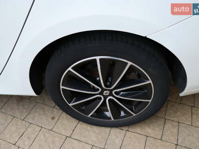 Белый Рено Лагуна, объемом двигателя 2 л и пробегом 247 тыс. км за 9900 $, фото 9 на Automoto.ua