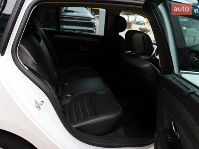 Белый Рено Лагуна, объемом двигателя 2 л и пробегом 247 тыс. км за 9900 $, фото 39 на Automoto.ua