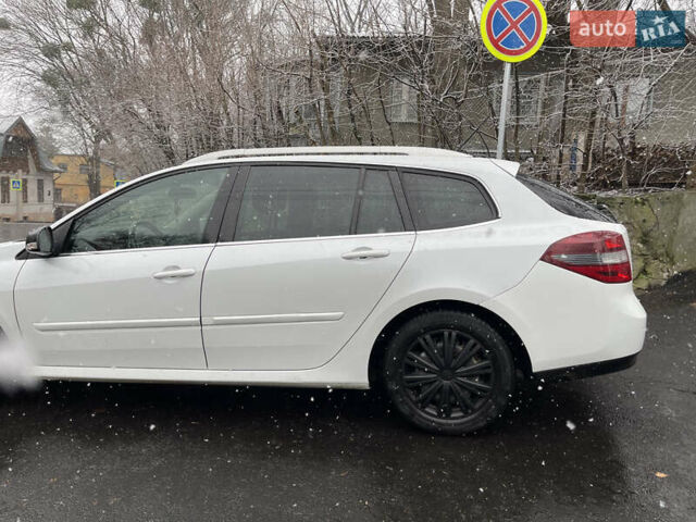 Белый Рено Лагуна, объемом двигателя 1.5 л и пробегом 320 тыс. км за 8100 $, фото 8 на Automoto.ua