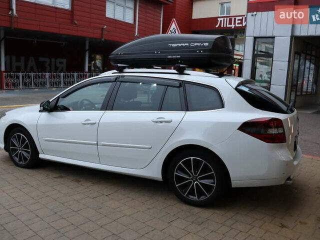 Белый Рено Лагуна, объемом двигателя 2 л и пробегом 247 тыс. км за 9900 $, фото 8 на Automoto.ua