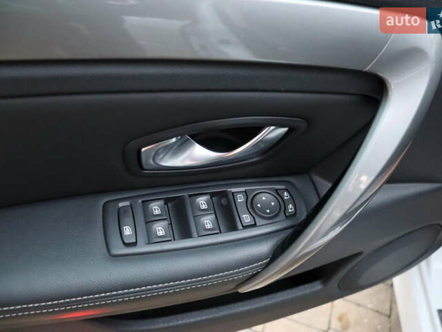 Белый Рено Лагуна, объемом двигателя 2 л и пробегом 247 тыс. км за 9900 $, фото 13 на Automoto.ua