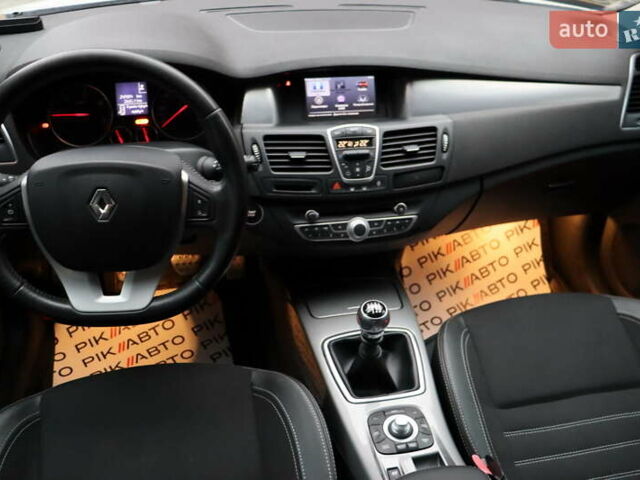 Белый Рено Лагуна, объемом двигателя 2 л и пробегом 247 тыс. км за 9900 $, фото 35 на Automoto.ua