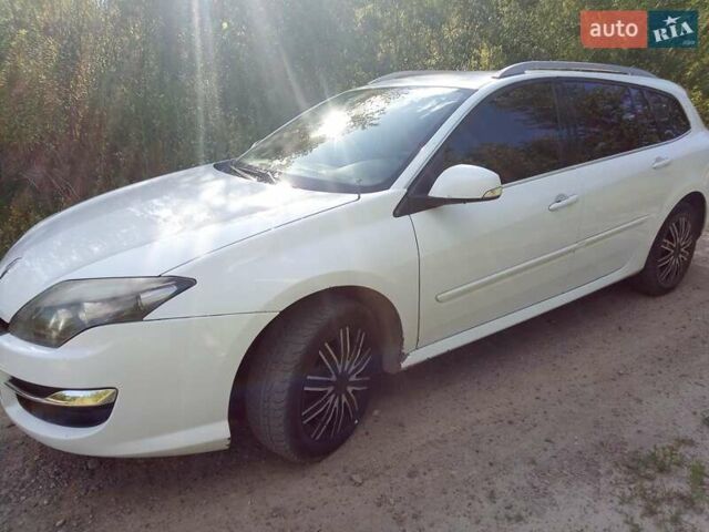 Белый Рено Лагуна, объемом двигателя 1.46 л и пробегом 340 тыс. км за 5900 $, фото 1 на Automoto.ua