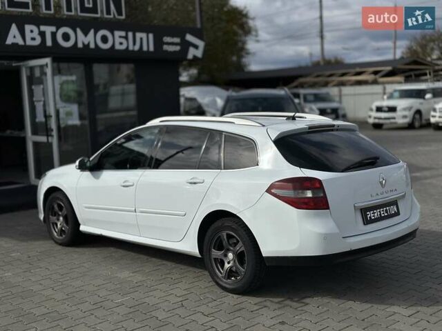 Рено Лагуна 2012 в Черновцах на Automoto.ua Белый Рено Лагуна, объемом двигателя 1.46 л и пробегом 406 тыс. км за 6500 $, фото 10 на Automoto.ua