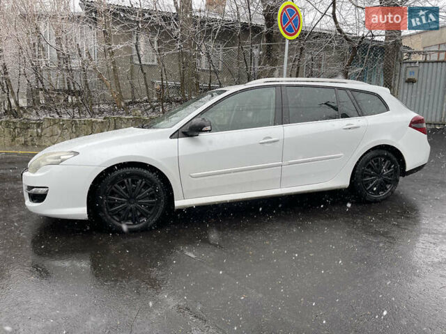 Белый Рено Лагуна, объемом двигателя 1.5 л и пробегом 320 тыс. км за 8100 $, фото 2 на Automoto.ua