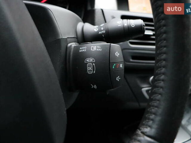 Белый Рено Лагуна, объемом двигателя 2 л и пробегом 247 тыс. км за 9900 $, фото 23 на Automoto.ua