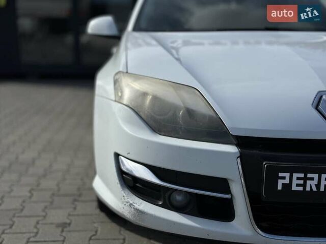 Рено Лагуна 2012 в Черновцах на Automoto.ua Белый Рено Лагуна, объемом двигателя 1.46 л и пробегом 406 тыс. км за 6500 $, фото 4 на Automoto.ua