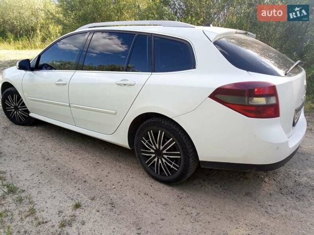 Белый Рено Лагуна, объемом двигателя 1.46 л и пробегом 340 тыс. км за 5900 $, фото 5 на Automoto.ua