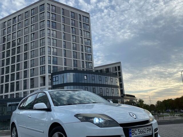 Белый Рено Лагуна, объемом двигателя 1.5 л и пробегом 412 тыс. км за 4999 $, фото 10 на Automoto.ua