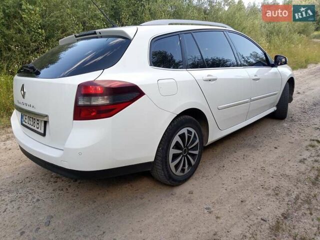 Белый Рено Лагуна, объемом двигателя 1.46 л и пробегом 340 тыс. км за 5900 $, фото 8 на Automoto.ua