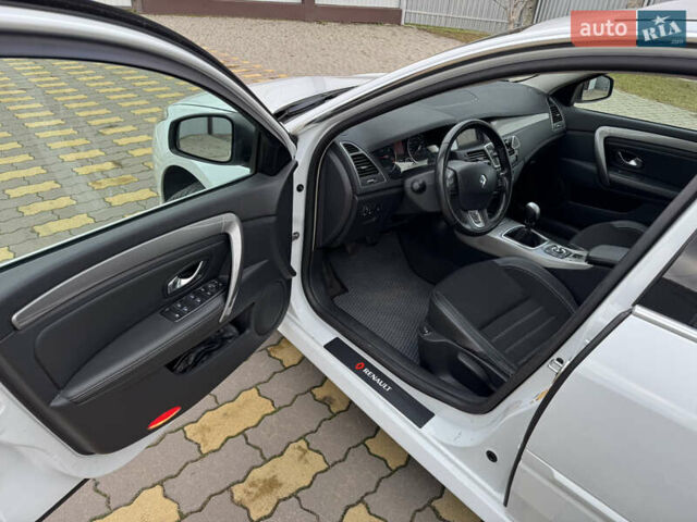 Белый Рено Лагуна, объемом двигателя 1.5 л и пробегом 212 тыс. км за 8600 $, фото 6 на Automoto.ua