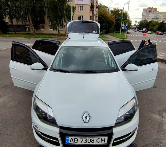 Белый Рено Лагуна, объемом двигателя 1.5 л и пробегом 175 тыс. км за 8500 $, фото 1 на Automoto.ua