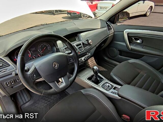 Белый Рено Лагуна, объемом двигателя 1.5 л и пробегом 175 тыс. км за 8500 $, фото 7 на Automoto.ua