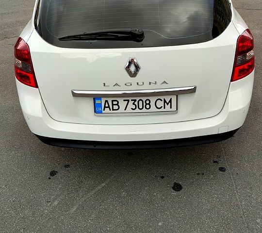 Белый Рено Лагуна, объемом двигателя 1.5 л и пробегом 175 тыс. км за 8500 $, фото 5 на Automoto.ua