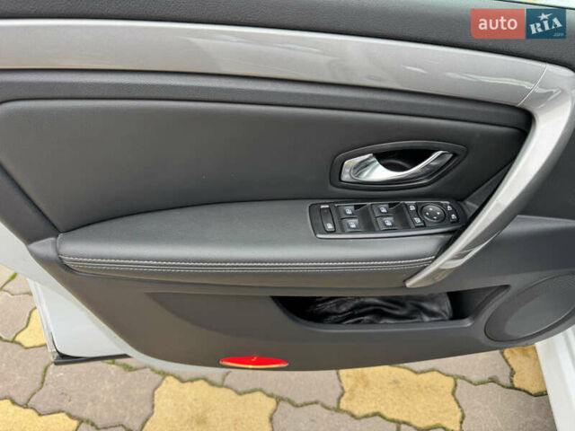 Белый Рено Лагуна, объемом двигателя 1.5 л и пробегом 212 тыс. км за 8600 $, фото 18 на Automoto.ua