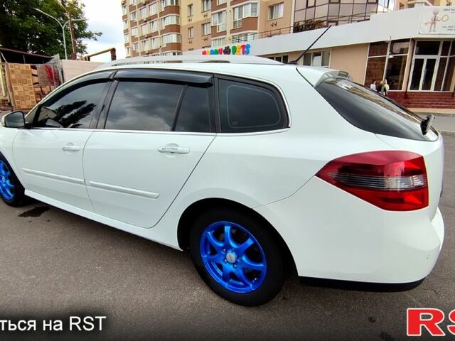 Белый Рено Лагуна, объемом двигателя 1.5 л и пробегом 175 тыс. км за 8500 $, фото 6 на Automoto.ua
