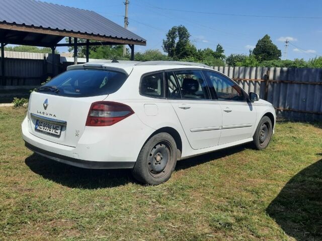 Белый Рено Лагуна, объемом двигателя 1.5 л и пробегом 298 тыс. км за 6700 $, фото 9 на Automoto.ua