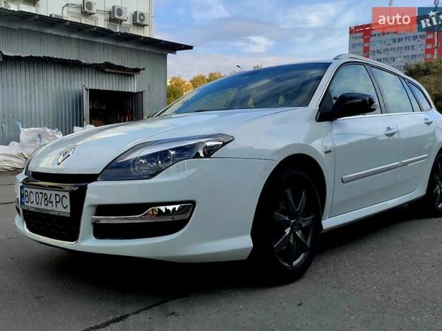 Белый Рено Лагуна, объемом двигателя 1.5 л и пробегом 250 тыс. км за 9600 $, фото 2 на Automoto.ua