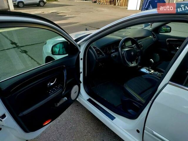 Белый Рено Лагуна, объемом двигателя 1.5 л и пробегом 250 тыс. км за 9600 $, фото 25 на Automoto.ua