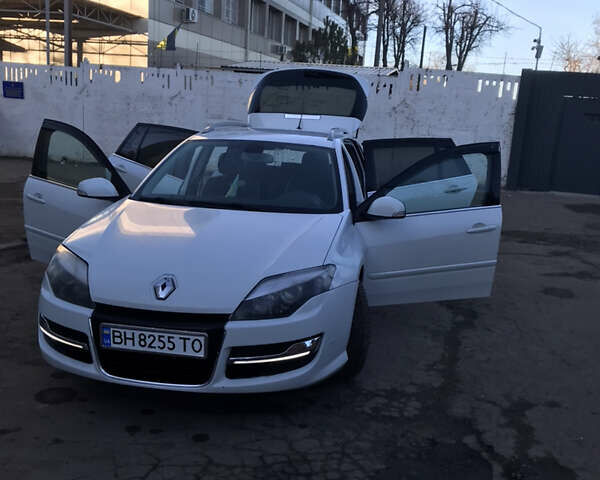 Белый Рено Лагуна, объемом двигателя 1.46 л и пробегом 470 тыс. км за 9000 $, фото 45 на Automoto.ua