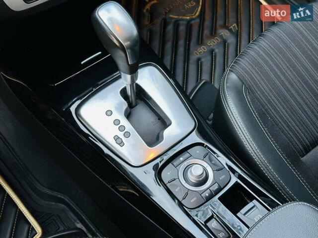 Белый Рено Лагуна, объемом двигателя 2 л и пробегом 166 тыс. км за 9900 $, фото 32 на Automoto.ua