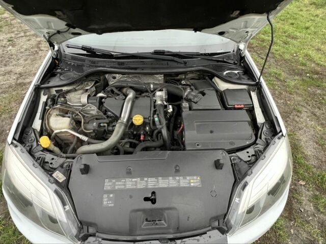 Белый Рено Лагуна, объемом двигателя 1.5 л и пробегом 260 тыс. км за 7800 $, фото 6 на Automoto.ua