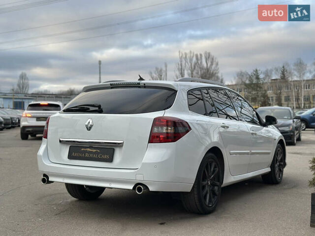 Белый Рено Лагуна, объемом двигателя 2 л и пробегом 166 тыс. км за 9900 $, фото 9 на Automoto.ua