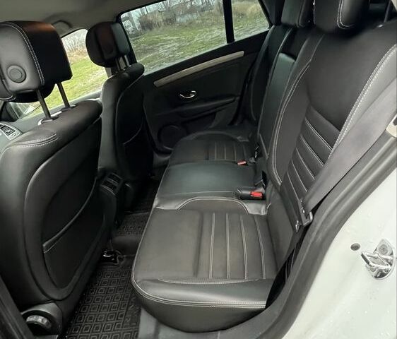 Белый Рено Лагуна, объемом двигателя 1.5 л и пробегом 260 тыс. км за 7800 $, фото 10 на Automoto.ua