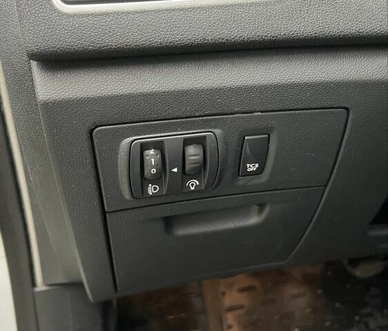 Белый Рено Лагуна, объемом двигателя 1.5 л и пробегом 260 тыс. км за 7800 $, фото 7 на Automoto.ua