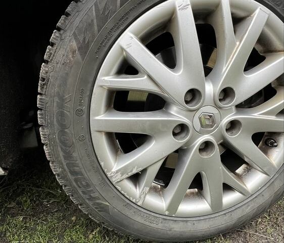 Белый Рено Лагуна, объемом двигателя 1.5 л и пробегом 260 тыс. км за 7800 $, фото 5 на Automoto.ua