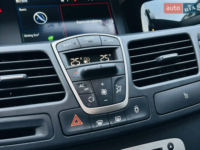 Белый Рено Лагуна, объемом двигателя 2 л и пробегом 166 тыс. км за 9900 $, фото 31 на Automoto.ua