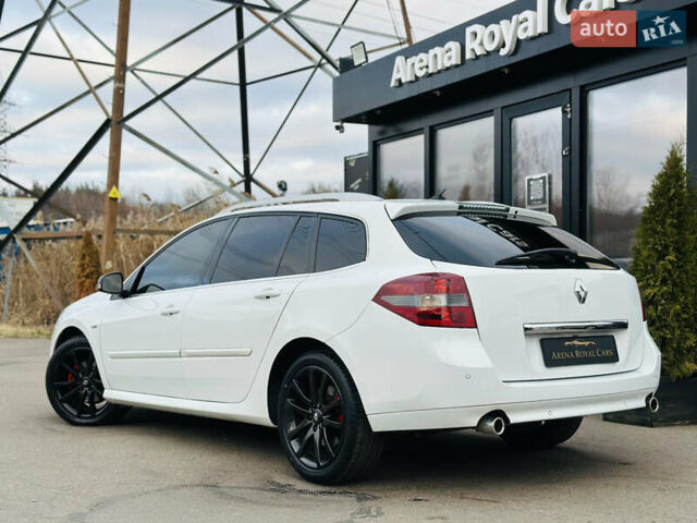 Белый Рено Лагуна, объемом двигателя 2 л и пробегом 166 тыс. км за 9900 $, фото 3 на Automoto.ua