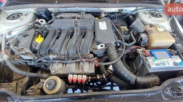 Белый Рено Лагуна, объемом двигателя 2 л и пробегом 420 тыс. км за 1700 $, фото 8 на Automoto.ua