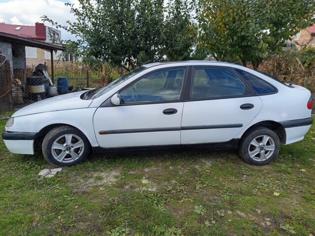 Белый Рено Лагуна, объемом двигателя 2 л и пробегом 500 тыс. км за 1250 $, фото 5 на Automoto.ua