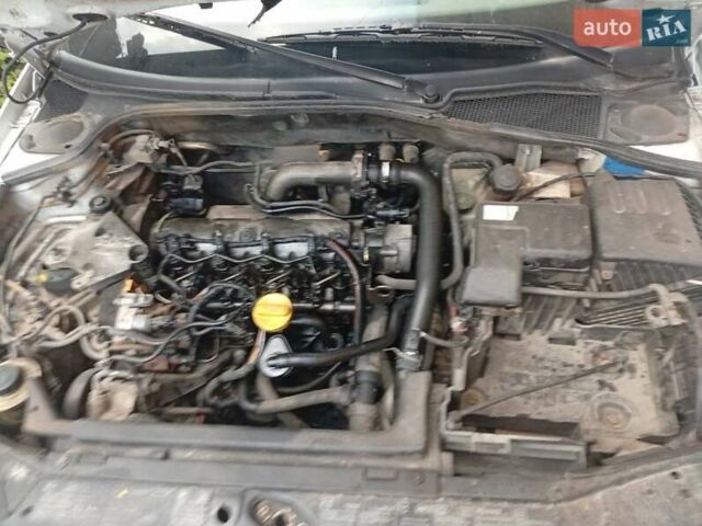 Білий Рено Лагуна, об'ємом двигуна 1.9 л та пробігом 65 тис. км за 800 $, фото 5 на Automoto.ua