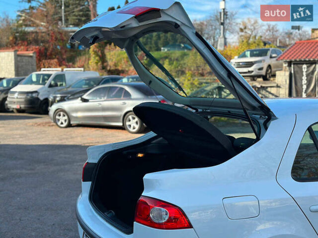 Белый Рено Лагуна, объемом двигателя 1.9 л и пробегом 231 тыс. км за 4990 $, фото 28 на Automoto.ua