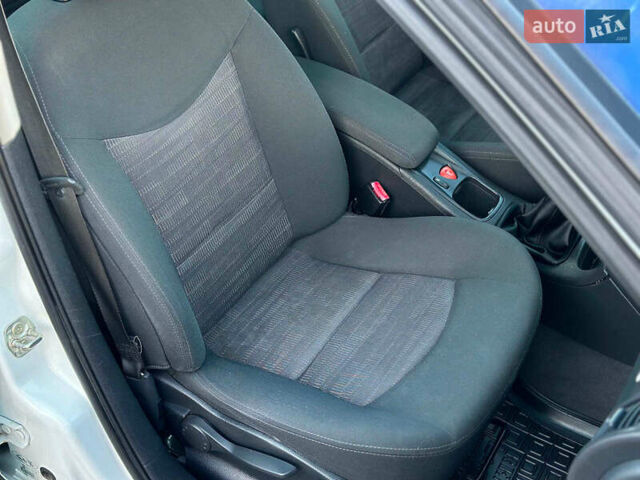 Белый Рено Лагуна, объемом двигателя 1.9 л и пробегом 231 тыс. км за 4990 $, фото 36 на Automoto.ua