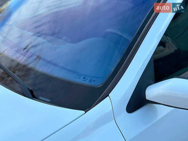 Белый Рено Лагуна, объемом двигателя 1.9 л и пробегом 231 тыс. км за 4990 $, фото 17 на Automoto.ua