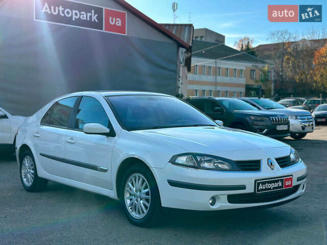 Белый Рено Лагуна, объемом двигателя 1.9 л и пробегом 231 тыс. км за 4990 $, фото 2 на Automoto.ua