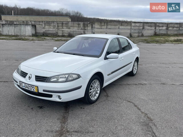 Белый Рено Лагуна, объемом двигателя 1.9 л и пробегом 231 тыс. км за 4200 $, фото 2 на Automoto.ua