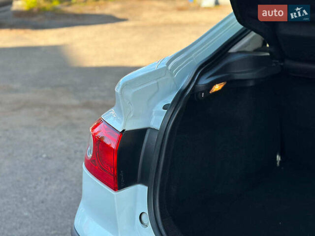 Белый Рено Лагуна, объемом двигателя 1.9 л и пробегом 231 тыс. км за 4990 $, фото 27 на Automoto.ua