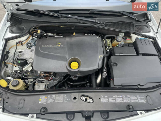 Белый Рено Лагуна, объемом двигателя 1.9 л и пробегом 231 тыс. км за 4200 $, фото 12 на Automoto.ua
